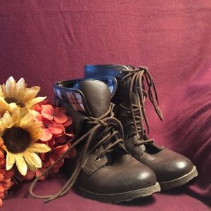 🍁🥾 EUC Rock & Candy combat boots, size 7.5 🍁🥾